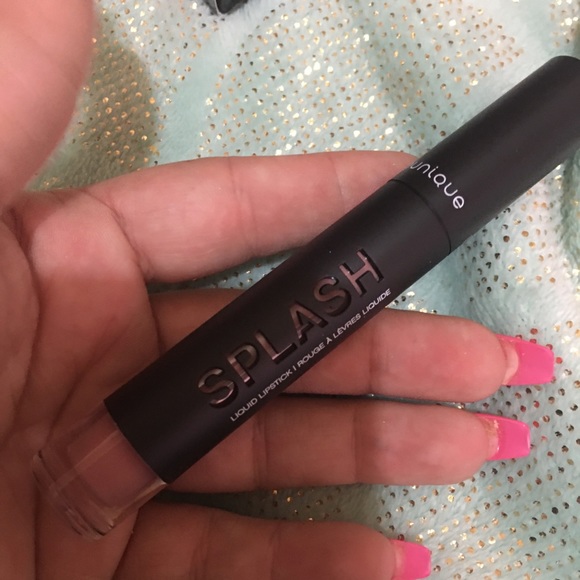 YOUNIQUE | Splash Liquid Lipstick - Picture 6 of 6